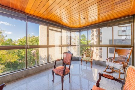 Apartamento à venda com 776m², 5 quartos e 5 vagas Apartamento à venda com 776m², 5 quartos e 5 vagasVaranda