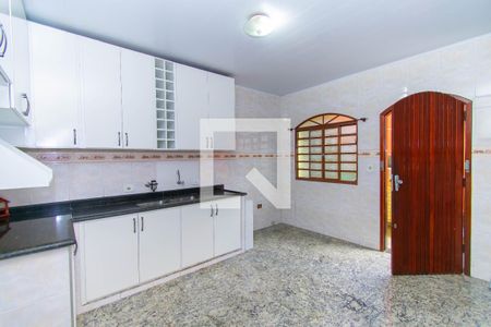 Casa para alugar com 148m², 3 quartos e 2 vagas Casa para alugar com 148m², 3 quartos e 2 vagasCozinha 2