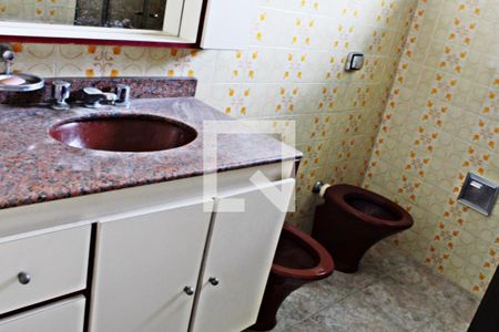 Casa para alugar com 218m², 3 quartos e 2 vagasBanheiro