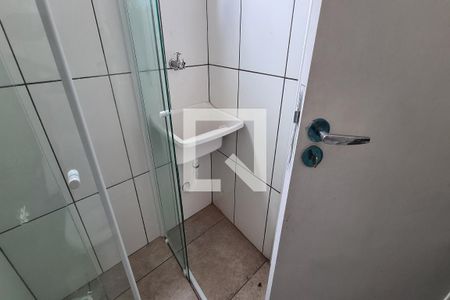 Banheiro de kitnet/studio para alugar com 1 quarto, 30m² em Cidade Continental, São Paulo