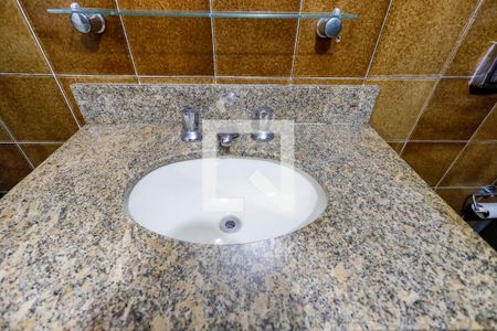 Banheiro Térreo de casa à venda com 2 quartos, 90m² em Vila Nilo, São Paulo