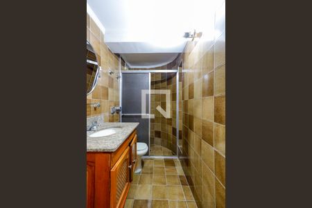 Banheiro Térreo de casa para alugar com 2 quartos, 90m² em Vila Nilo, São Paulo