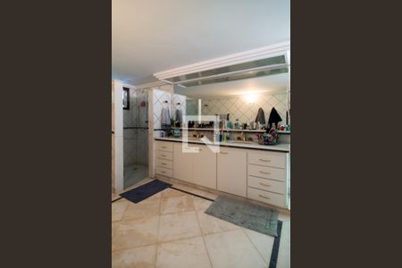 Casa à venda com 950m², 5 quartos e 5 vagasBanheiro Suíte 5 - Master