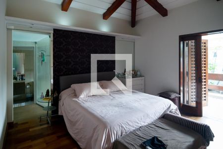 Casa à venda com 950m², 5 quartos e 5 vagasSuíte 4