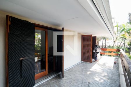 Casa à venda com 950m², 5 quartos e 5 vagasVaranda Suíte 3 e 4