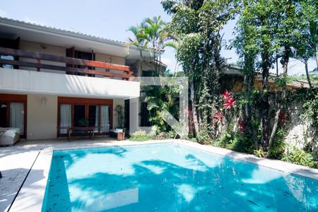 Casa à venda com 950m², 5 quartos e 5 vagasPiscina