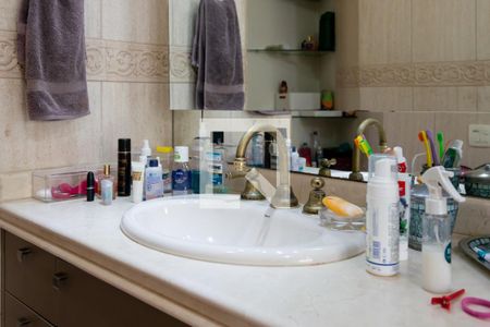 Casa à venda com 950m², 5 quartos e 5 vagasBanheiro Suíte 4