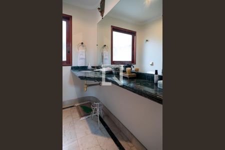 Casa à venda com 950m², 5 quartos e 5 vagasLavabo