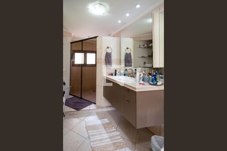 Casa à venda com 950m², 5 quartos e 5 vagasBanheiro Suíte 4