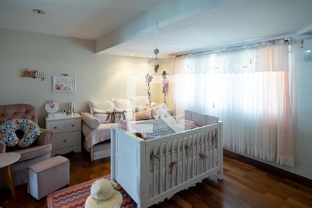 Casa à venda com 950m², 5 quartos e 5 vagasSuíte 2 