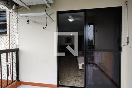 Apartamento à venda com 70m², 2 quartos e 1 vaga Apartamento à venda com 70m², 2 quartos e 1 vagaVaranda