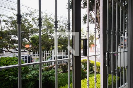Vista de casa à venda com 3 quartos, 455m² em Vila das Oliveiras, Taboão da Serra