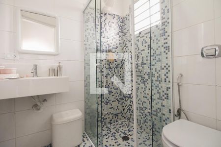 Casa à venda com 310m², 4 quartos e 4 vagas Casa à venda com 310m², 4 quartos e 4 vagasBanheiro Suíte 2