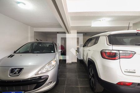 Casa à venda com 310m², 4 quartos e 4 vagas Casa à venda com 310m², 4 quartos e 4 vagasGaragem