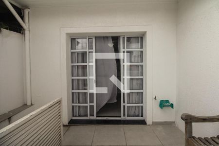 Casa à venda com 310m², 4 quartos e 4 vagas Casa à venda com 310m², 4 quartos e 4 vagasCasa 02 - Varanda Sala e Cozinha