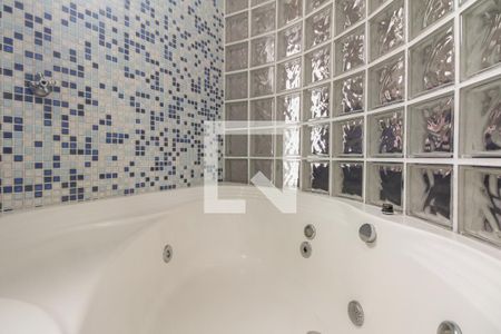 Casa à venda com 310m², 4 quartos e 4 vagas Casa à venda com 310m², 4 quartos e 4 vagasBanheiro Suíte 1