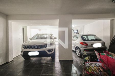 Casa à venda com 310m², 4 quartos e 4 vagas Casa à venda com 310m², 4 quartos e 4 vagasGaragem