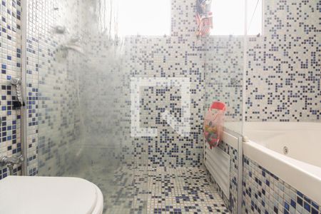 Casa à venda com 310m², 4 quartos e 4 vagas Casa à venda com 310m², 4 quartos e 4 vagasBanheiro Suíte 1