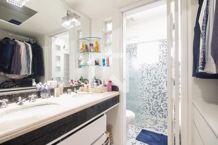 Casa à venda com 310m², 4 quartos e 4 vagas Casa à venda com 310m², 4 quartos e 4 vagasBanheiro Suíte 1