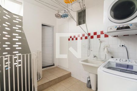 Casa à venda com 310m², 4 quartos e 4 vagas Casa à venda com 310m², 4 quartos e 4 vagasÁrea de Serviço