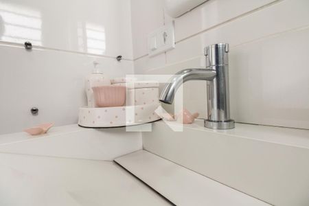 Casa à venda com 310m², 4 quartos e 4 vagas Casa à venda com 310m², 4 quartos e 4 vagasBanheiro Suíte 2