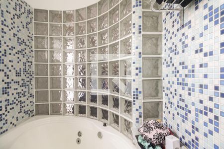 Casa à venda com 310m², 4 quartos e 4 vagas Casa à venda com 310m², 4 quartos e 4 vagasBanheiro Suíte 1