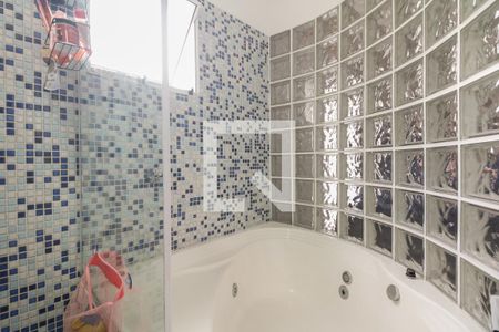 Casa à venda com 310m², 4 quartos e 4 vagas Casa à venda com 310m², 4 quartos e 4 vagasBanheiro Suíte 1