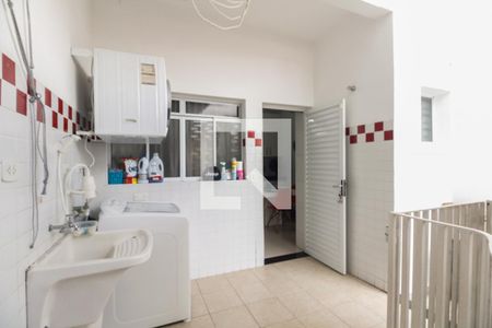 Casa à venda com 310m², 4 quartos e 4 vagas Casa à venda com 310m², 4 quartos e 4 vagasÁrea de Serviço