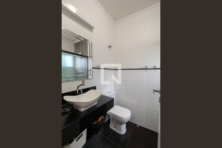 Casa à venda com 130m², 4 quartos e 3 vagasBanheiro da Suíte 1