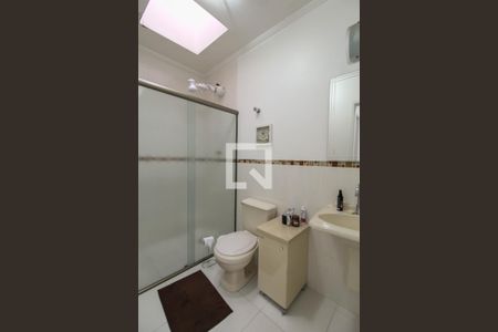 Casa à venda com 130m², 4 quartos e 3 vagasBanheiro 