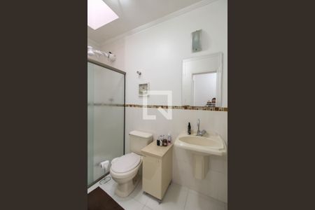 Casa à venda com 130m², 4 quartos e 3 vagasBanheiro 