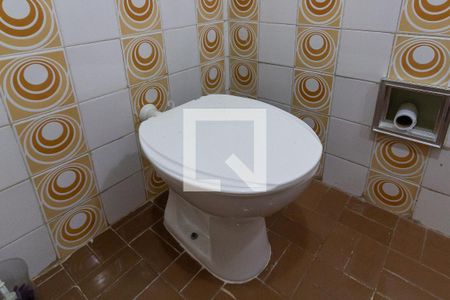 Apartamento para alugar com 50m², 2 quartos e 1 vagaDetalhe do banheiro
