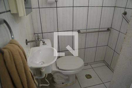 Casa à venda com 320m², 4 quartos e 2 vagasBanheiro de serviço