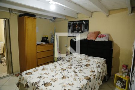 Quarto 2 de casa à venda com 4 quartos, 320m² em Moinho Velho, São Paulo