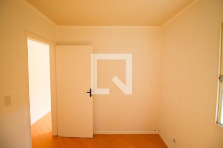 Quarto 1 de apartamento para alugar com 2 quartos, 50m² em Vila Carmosina, São Paulo
