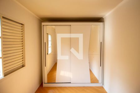 Quarto 1 de apartamento para alugar com 2 quartos, 50m² em Vila Carmosina, São Paulo