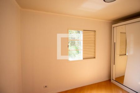 Quarto 1 de apartamento para alugar com 2 quartos, 50m² em Vila Carmosina, São Paulo