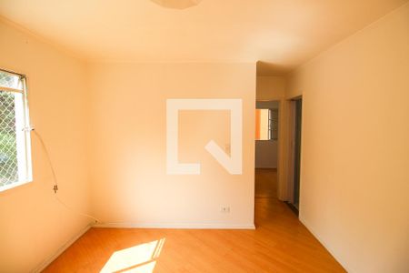 Sala de apartamento para alugar com 2 quartos, 50m² em Vila Carmosina, São Paulo