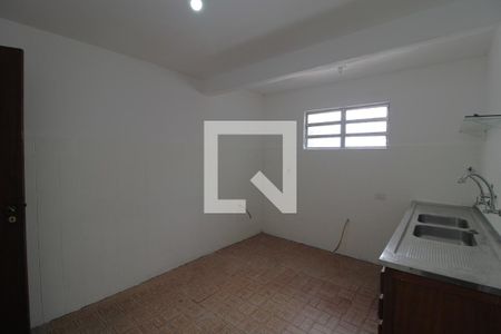Cozinha de casa para alugar com 2 quartos, 72m² em Parque Residencial Julia, São Paulo