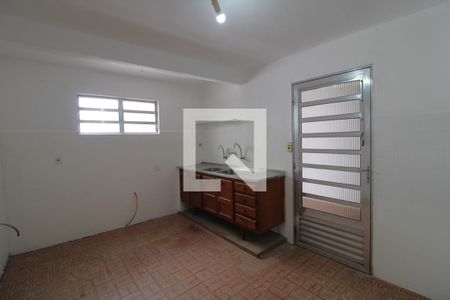 Cozinha de casa para alugar com 2 quartos, 72m² em Parque Residencial Julia, São Paulo