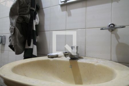 Casa à venda com 170m², 3 quartos e 1 vagaBanheiro 2