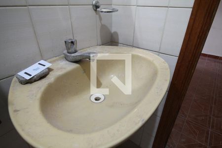 Casa à venda com 170m², 3 quartos e 1 vagaBanheiro 2