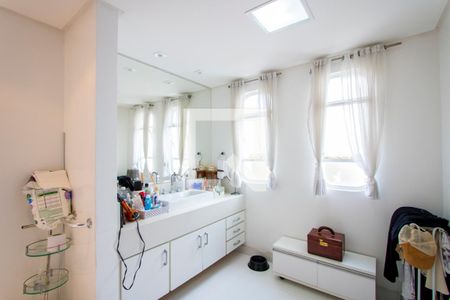 Apartamento à venda com 146m², 4 quartos e 2 vagasBanheiro do quarto 1