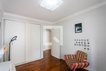 Apartamento à venda com 146m², 4 quartos e 2 vagasQuarto 2