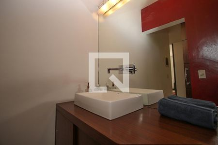 Casa à venda com 400m², 1 quarto e 8 vagas Casa à venda com 400m², 1 quarto e 8 vagasLavabo