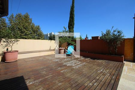 Casa à venda com 400m², 1 quarto e 8 vagas Casa à venda com 400m², 1 quarto e 8 vagasTerraço Solarium