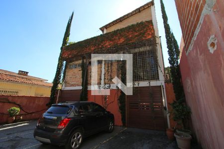 Casa à venda com 400m², 1 quarto e 8 vagas Casa à venda com 400m², 1 quarto e 8 vagasFachada