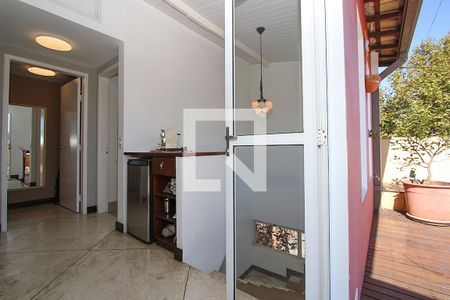 Casa à venda com 400m², 1 quarto e 8 vagas Casa à venda com 400m², 1 quarto e 8 vagasEscada Hall da Suíte