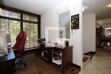 Casa à venda com 400m², 1 quarto e 8 vagas Casa à venda com 400m², 1 quarto e 8 vagasEscritório