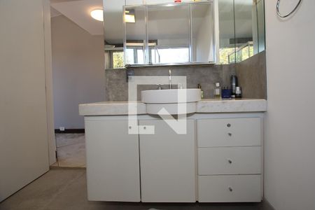 Casa à venda com 400m², 1 quarto e 8 vagas Casa à venda com 400m², 1 quarto e 8 vagasBanheiro da Suíte